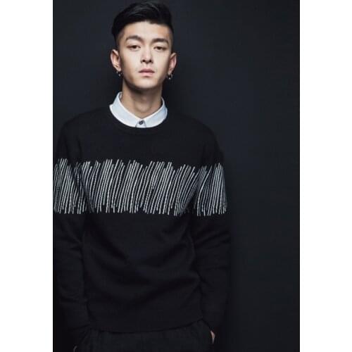 MRMT 2021 Brand Spring New Mens Sweater Line Slim Sweater for Male Round Neck Tops Pullover Sweater