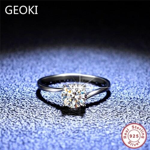 Geoki 925 Sterling Silver Luxury 1 Ct Diamond Ring Women Perfer Cut D Color VVS1 Passed Diamond Test Moissanite Wedding Ring