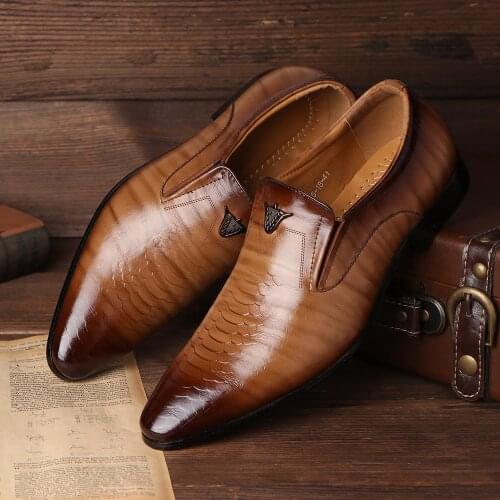 Large Size Classic Crocodile Pattern Business Flat Shoes Men Formal Dress Leather Shoes Men Fashion Retro Loafers Men Shoes