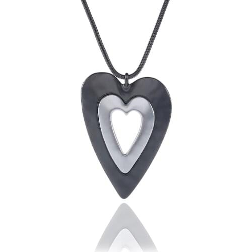 2021 Fashion Peach Heart Pendant Necklace Long Chain Metal Statement Necklace For Women