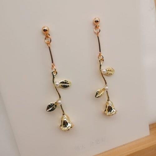 Fashionable and elegant lovely pearl rose flower long tassel earrings for female students exquisite jewelry