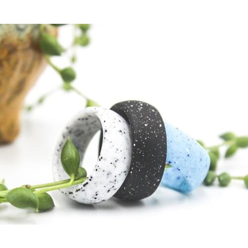 Silicone Wedding Ring For Men Marble Black White Water Sports Workouts Weight Lighting Nice Durable Rings Gym Sports & Outdoors