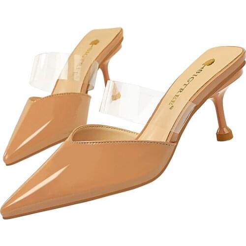 Short summer slippers, thin heels, high heels, patent leather, shallow mouth, pointed strap, transparent le