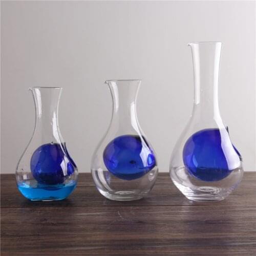 Glass ice jug, iced wine dispenser, pourer, hamster nest cooling room, thumb cavity sake cup