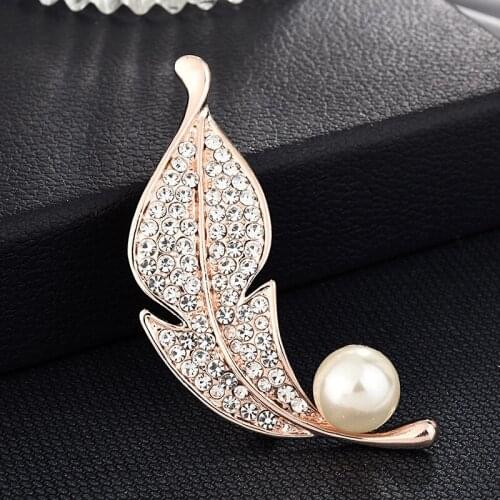 Female Flower Pearls Brooch Pin Shiny Rhinestone Crystal Badges Fashion Clothes Jewelry Accessories Sweater Shawl Pins Brooches