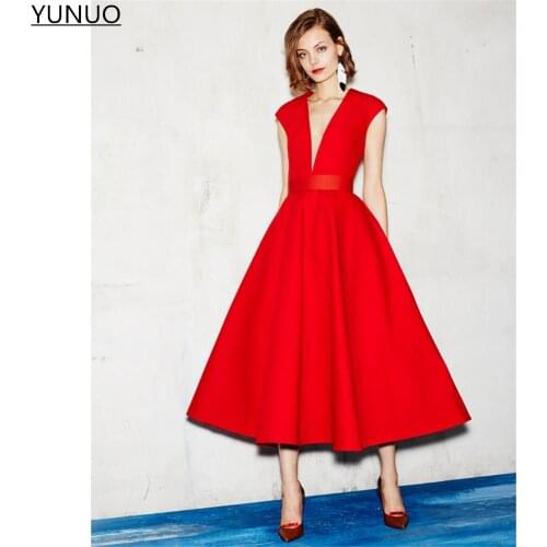YUNUO A Line Short Prom Dress Stain Sheer Deep V-neck Red Carpet Party Gowns Simple robes de cocktail Tea Length Evening Dresses