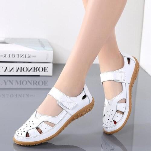 Women Mother Genuine Leather Shoes Soft Bottom Sandals Flats Summer Ladies Hollow Out Beach Shoes Quality Hot Gladiator Sandals