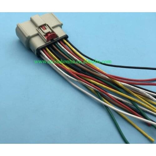 20-pin automotive wiring harness connector 33472-2007 334722007connector plastic shell