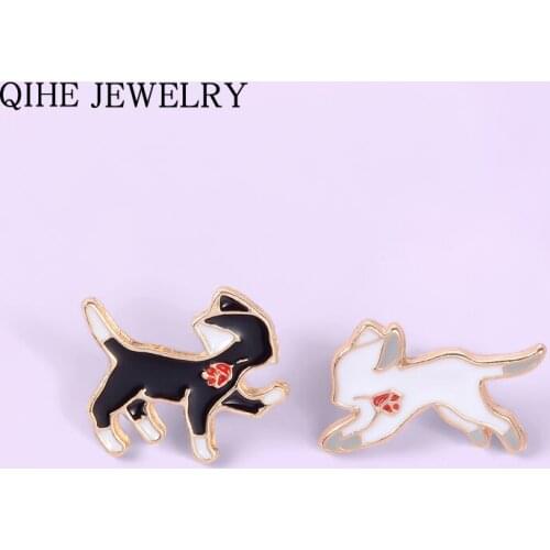 White Black Cats Enamel Pins Cartoon Animal Brooches Backpack Clothes Lapel Pin Custom Button Badge Jewelry Gift for Women Men