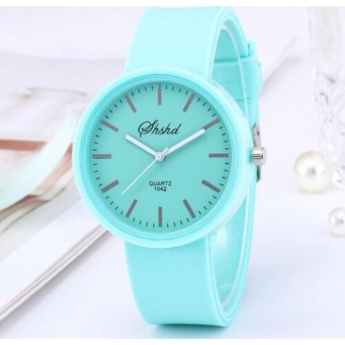 New Fashion Classic Silicone Women Watch Simple Style Wrist Watch Silicone Rubber Casual Dress Girl Relogio Masculino 2020 Clock