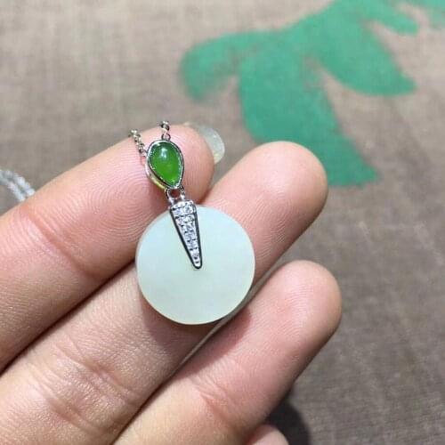 Authentic natural and Tian Baiyu pendant ping-button S925 silver-encrusted collarbone fashion simple