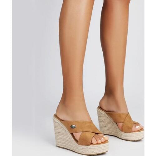 Beautiful 2021 New Style 43 High Quality Summer High Heels Platform Slippers Ladies Wedges Ladies Muller Sandals Women