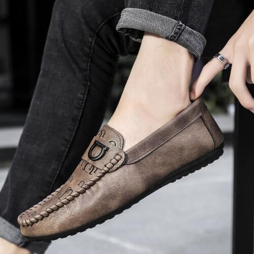 Mens Leather Shoes Spring and Autumn Metal Button Print Leather Peas Shoes Male Lazy Slip-on All-Match Casual Loafers Shoes