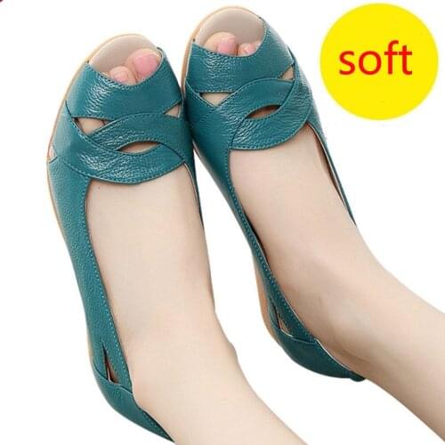 2021 Womens Flat Sandals Summer New Soft Artificial Leather Mother Sandals Fish Mouth Shoes Non-slip Soft Bottom Comfortable