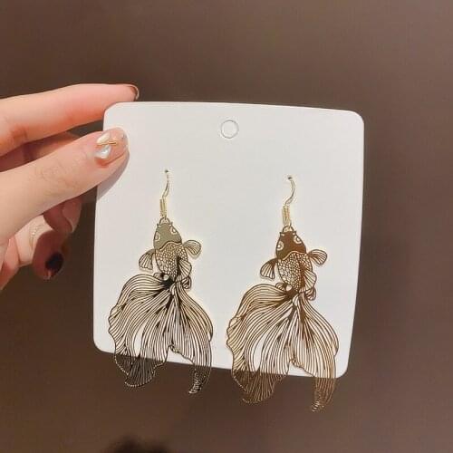 Vintage Chinese Style Good Luck Hollow Carp Koi Fish Dangle Earrings For Women Gold Color Creative Goldfish Earrings Jewelry