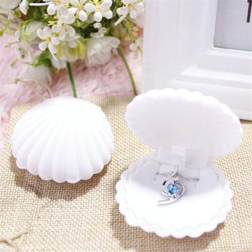 1 Piece Shell Shape Box Lovely Velvet Wedding Engagement Ring Boxes For Earrings Necklace Bracelet Jewelry Display Gift Holder