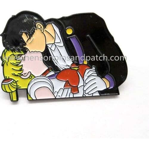 Custom metal soft enamel move character love pin badge