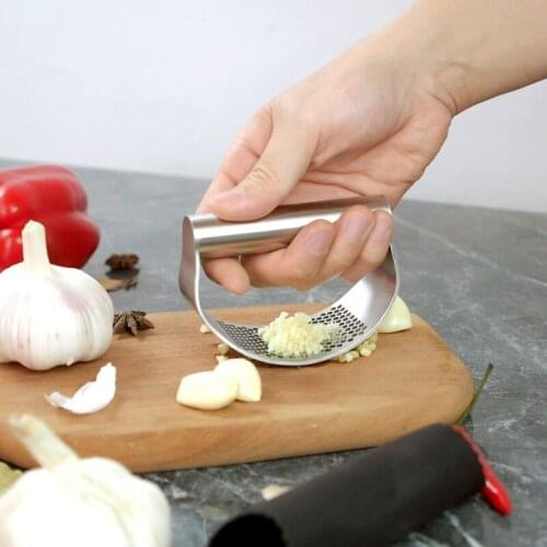 Multi-Function Manual Garlic Presser Curved Garlic Grinding Slicer Chopper Stainless Steel Garlic Presses Cooking Gadgets Tools