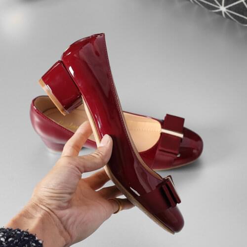 XGRAVITY Autumn Wedding Shoes Round Toe Butterfly Knot Women Short Heel Pumps Elegant Patent Leather Lady Bridal Shoes A163