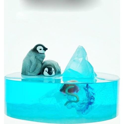 Handmade Marine Animal Baby Penguin Antarctic Small Scene Crystal Resin Decoration Creative Gift Model