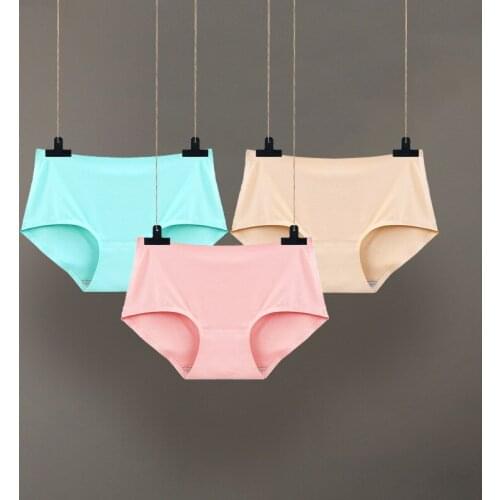3 Pieces / Bag Female Briefs Ice Silk Seamless One-Piece Ladies Underwear Breathable Solid Color Large Size Sexy Waist Hip Pants