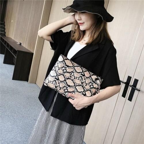 Cool and cute Korean version of new style Snake texture Handbag retro package envelope bag mm2292 33X1X23cm