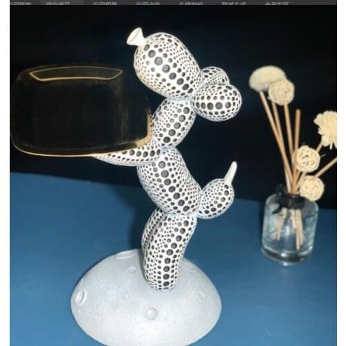 Creative mystery girl sitting position birthday present home decoration desktop export hot style hot sales