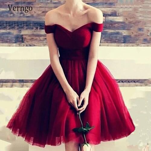 Verngo Simple Burgundy Tulle Short Prom Dresses Off Shoulder Sleeves Gilrs Cocktail Party Gowns Knee length Lace Up Back Dress