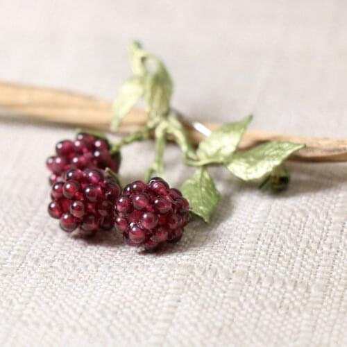 Natural garnet blaeberry brooch high quality pin