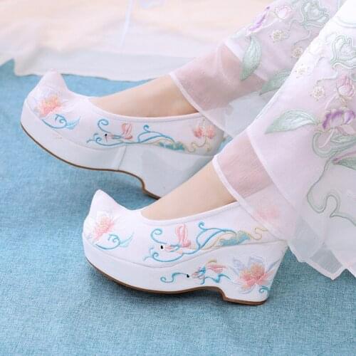 Womens Ancient Shoes Elevator Chinese-Style High Heels with Chinese-Style Embroidered Shoes