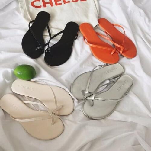 2021 Casual new simple flip flops womens summer beach flip flops