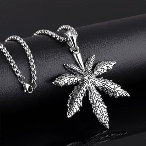 60CM Europe 2021 Trend Fashion Personalized Rock MenS Necklace For Women Maple Leaf Classic Stainless Steel Color Pendants