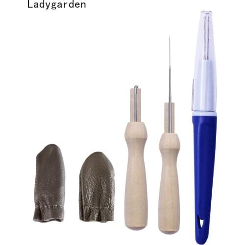 Felting Needles Wooden Handle Holder with Felting Needles Poke Craft Tool 3 Needls Sewing Thimble Leather Finger Protector