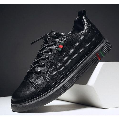 Spring And Summer Seasons Mens Casual Shoes High-Quality PU Flat Shoes Canvas Board Shoes Fashion Patterned Mens Sports shoes