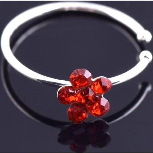 1Pcs The Latest Fashion In Europe and America A Body Piercing Jewelry Plum Flower Type Nose Rings