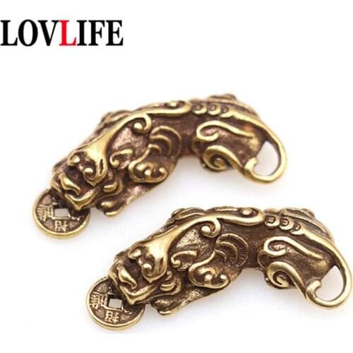 Vintage Brass Ancient Pi Xiu Beast Coin Lucky Keychain Pendants Pure Copper Car Key Chain Ring Hanging Jewelry Men Keyring Gifts