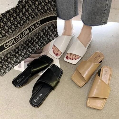 Designer Fashion Leather Platform Slippers Women House Slides Soft Square Open Toe Summer Mules Shoes Classics Retro Flats 2021