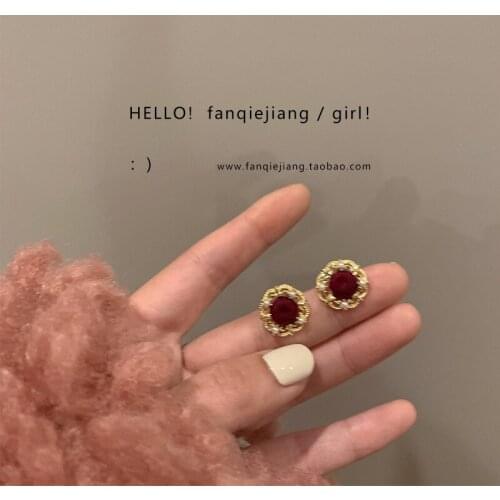 2021 New Retro Temperament Velvet Wine Red Earrings S925 Female Niche Design Sense Geometric Party Jewelry