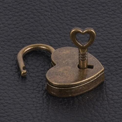 1 Pcs Heart Shape Vintage Metal Mini Padlock Bag Suitcase Luggage Box Key Lock With Key