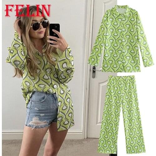 Za 2021 Vintage Women Green Geometric Oversized Long Shirts V Neck Single Button Streetwear Blouses Elegant Stylish Mujer Tops