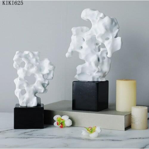 Creative Black and White Coral Sculpture Crafts Home Resin Coral with Marble Base Living Room Bookcase Crafts Furnishings Gifts