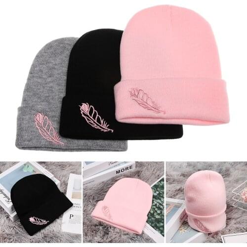 1PC Hot Sale Womens Cotton Beanies Hat Warm Snow Knitted Knit Hat High Quality Crochet Winter Feather Embroidery Leaf Knit Hat