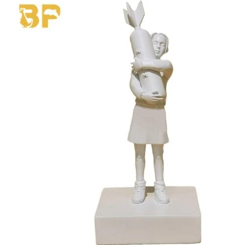 Modern Art Luxurious White Bomb Hugger Banksy Bomb Girl Street Art Resin Statue Creative Home Best Present
