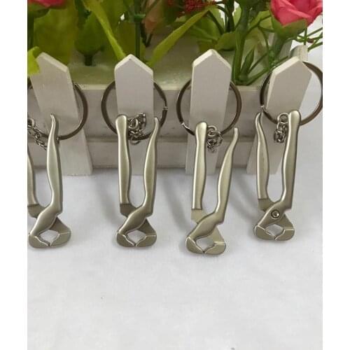 50pcs Novelty Mini Vise Keychains Metal Spade Keyrings Key Chains Keyfob 3D Vise Metal Tool Souvenir keychains