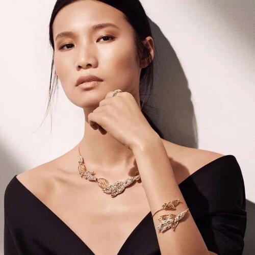 SWA 1:1 Peach Leaf Necklace Women Gold Color Petal Necklace Fashion