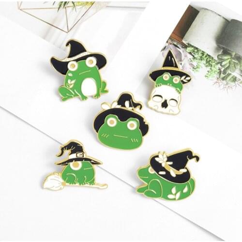 New 20Pcs Wizard Hat Frog Alloy Brooch Lapel Pin Action Figure Toy