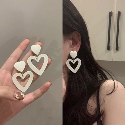 AOMU Korea Vintage White Green Resin Butterfly Love Earring Matte Irregular Geometric Hollow Stud Earrings for Women Accessories