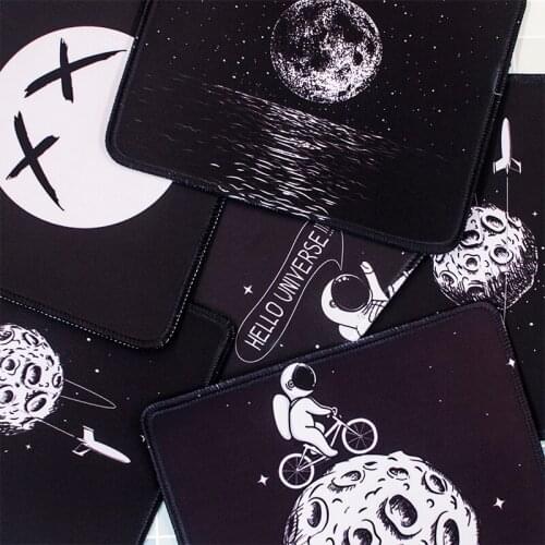 Anime Deskpad Gaming Writing Desk Mat Kawaii Mouse Pad Cute Desk Mats Keyboard Protector Office Home Computer Mousepad 22x18cm