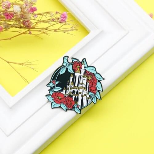 Rose Castle Enamel Brooch Red flowers Wreath palace Lapel Pin Creative punk custom Badge Gifts for friends