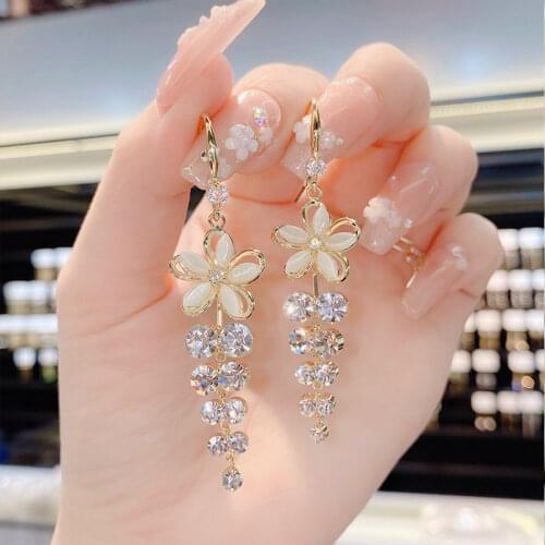 Opal Flower Earrings Acrylic Rhinestone Tassel Fashion Stud Earrings Elegant 1 Pair Jewelry for women